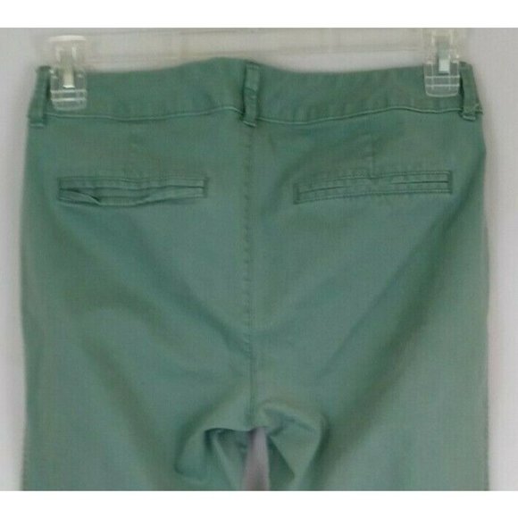 Old Navy Women’s Olive Green Pixie Pants Size 6 - Picture 1 of 9